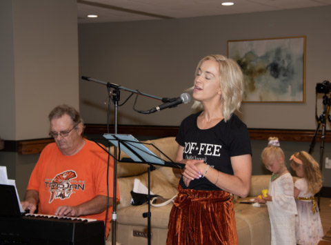 Oak-Park-Estates_Memory-Care-Center_Cedar-Falls-iowa-life-at-oak-park-music