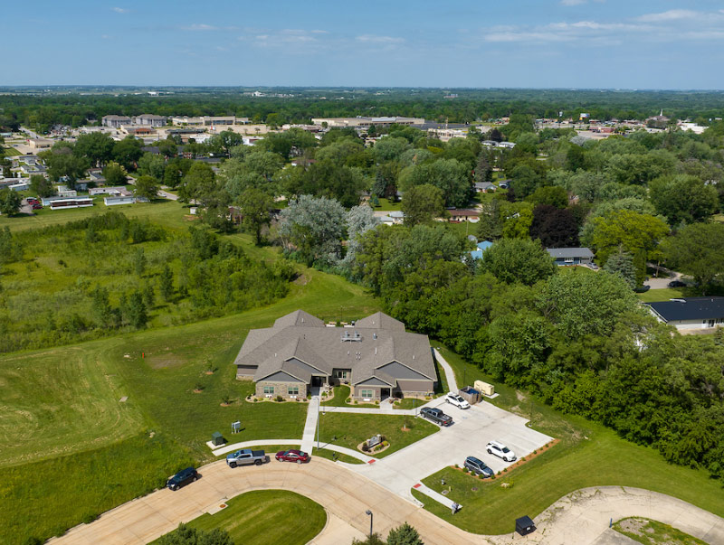 Oak-Park-Estates_Memory-Care-Center_Cedar-Falls_facility-info-1